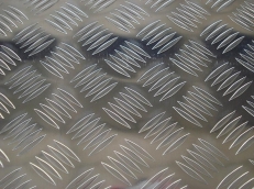 五条筋花纹铝板